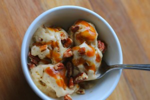 Banana Caramel Pecan Ice Cream - Grabsomejoy.com