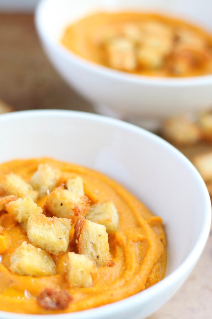 butternut squash carrot soup with garlic parmesan croutons-grabsomejoy